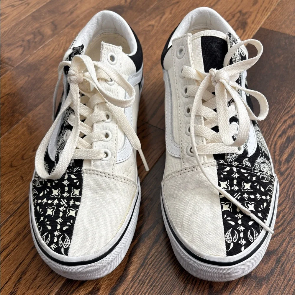 Vans Old Skool Split Bandana Sneakers in Black and White Unisex Mens 6/ Wmns 7.5